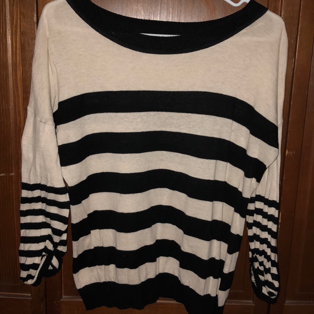 Lightweight sweater